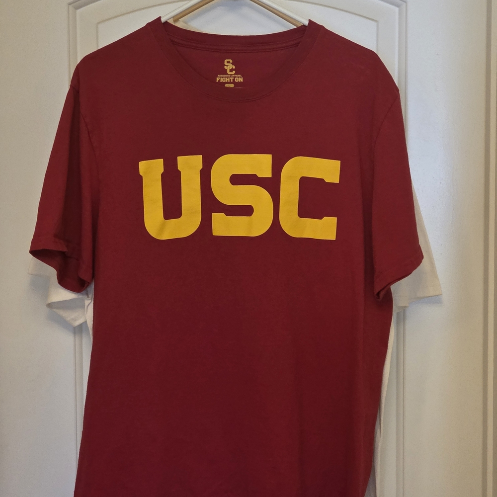 USC Short-Sleeve Crewneck Tee in Cardinal with Gold Logo